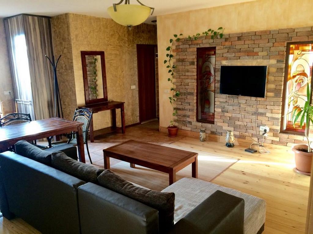 Family Mini-Hotel Martirosyan'S And Tours Erevan Quarto foto